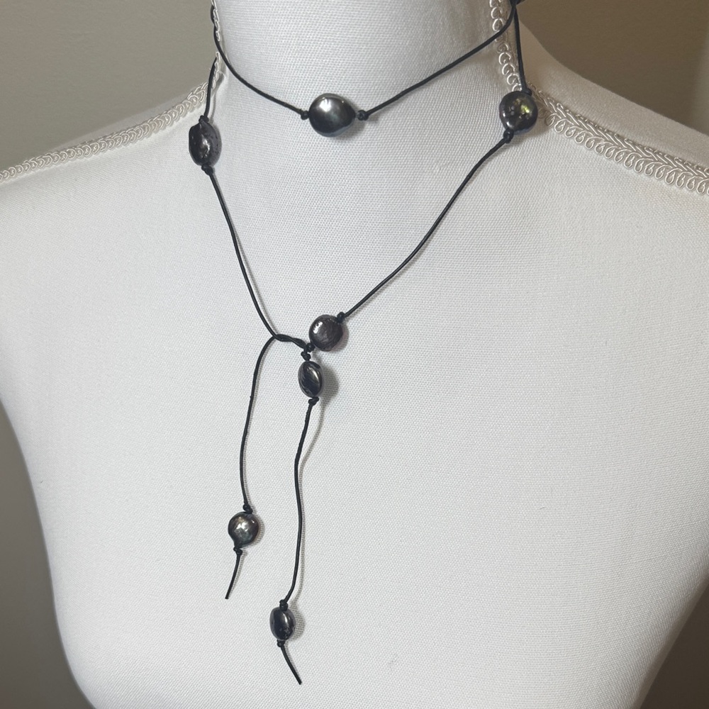 Chic Black Beaded Necklace - leather